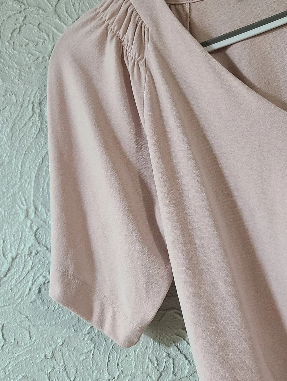 Banana Republic Smocked Crepe Top Pink - Size Small